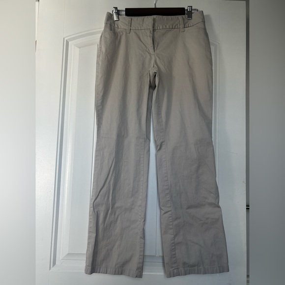 Ann Taylor Light Beige Curvy Pants Size 4P - Picture 2 of 11